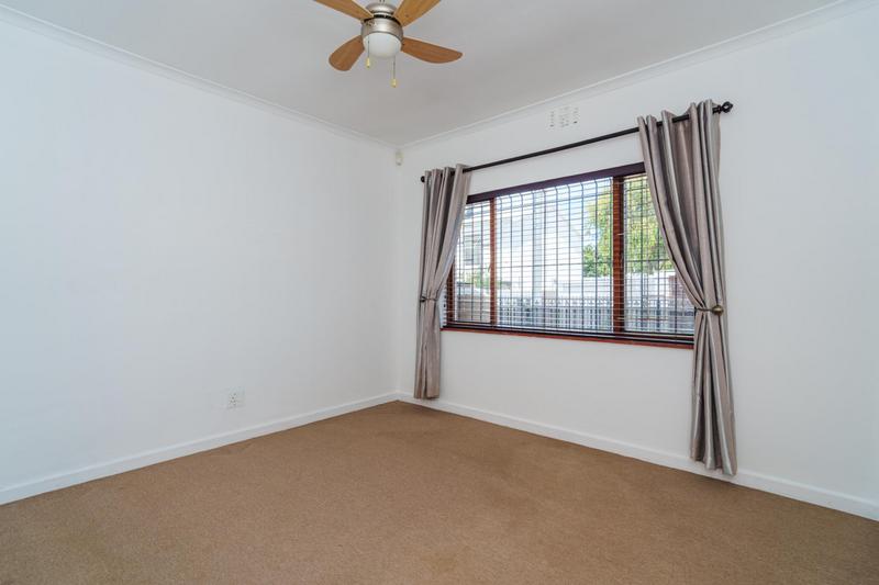 2 Bedroom Property for Sale in Harfield Village Western Cape